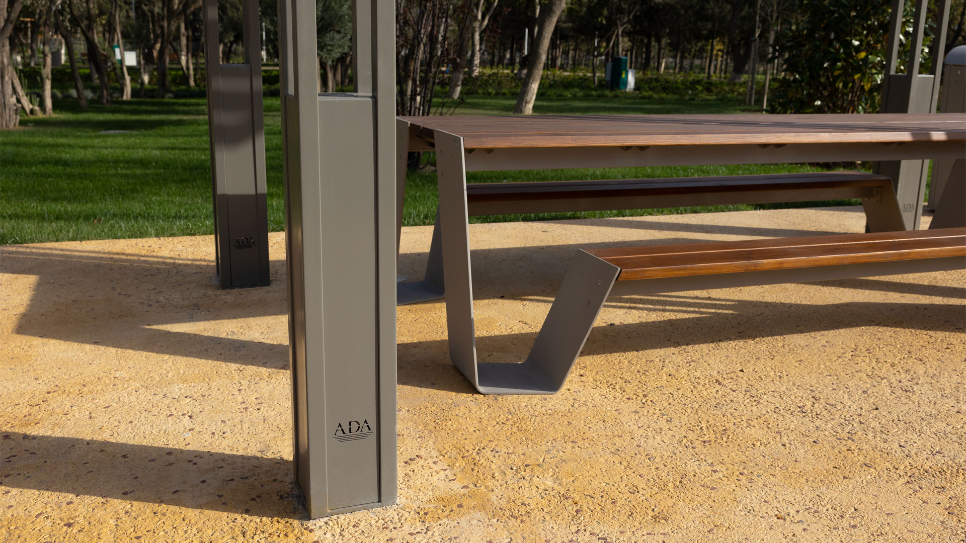 La Defense Slim · La Defense Collection - IDEA.AZ