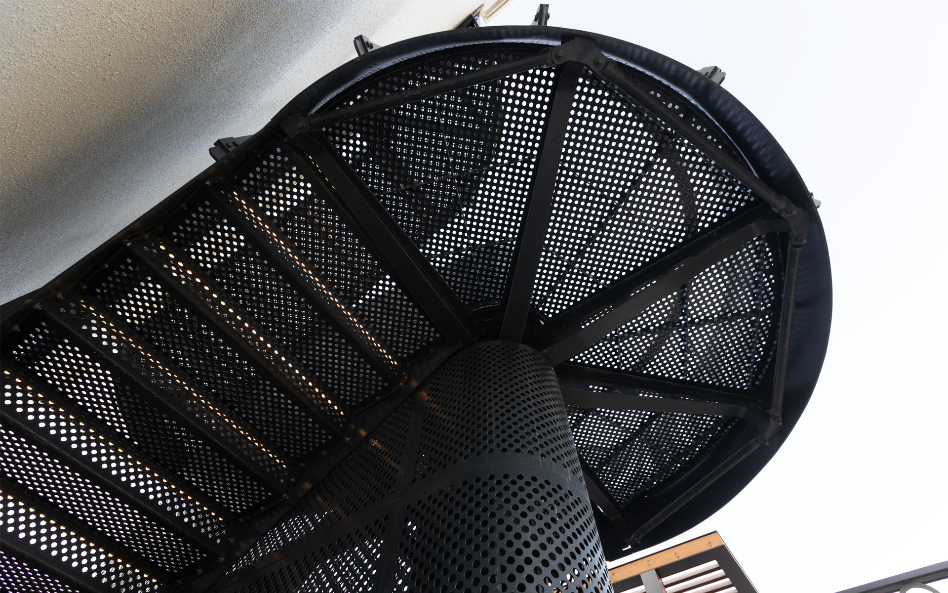 Escalera Arquitectónica · Proyectos a Medida - IDEA.AZ