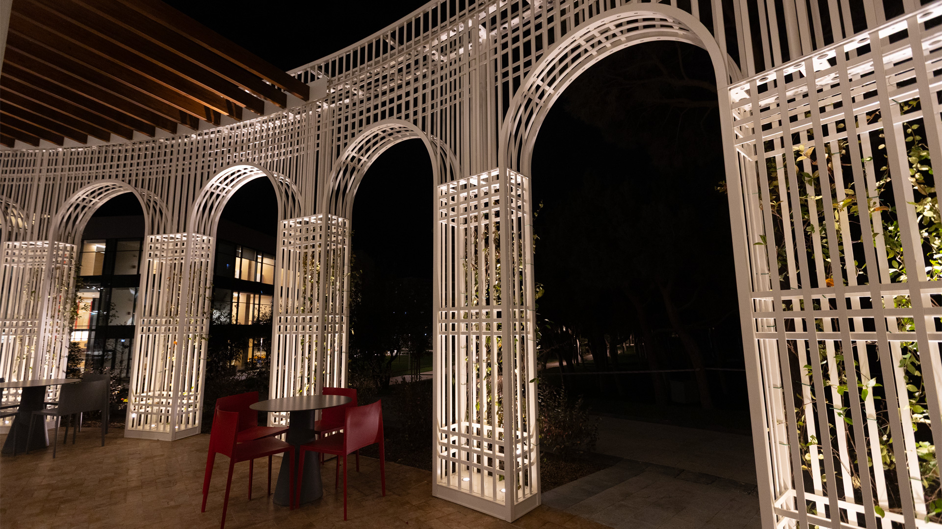 Poem House · Trabajos en metal - IDEA.AZ