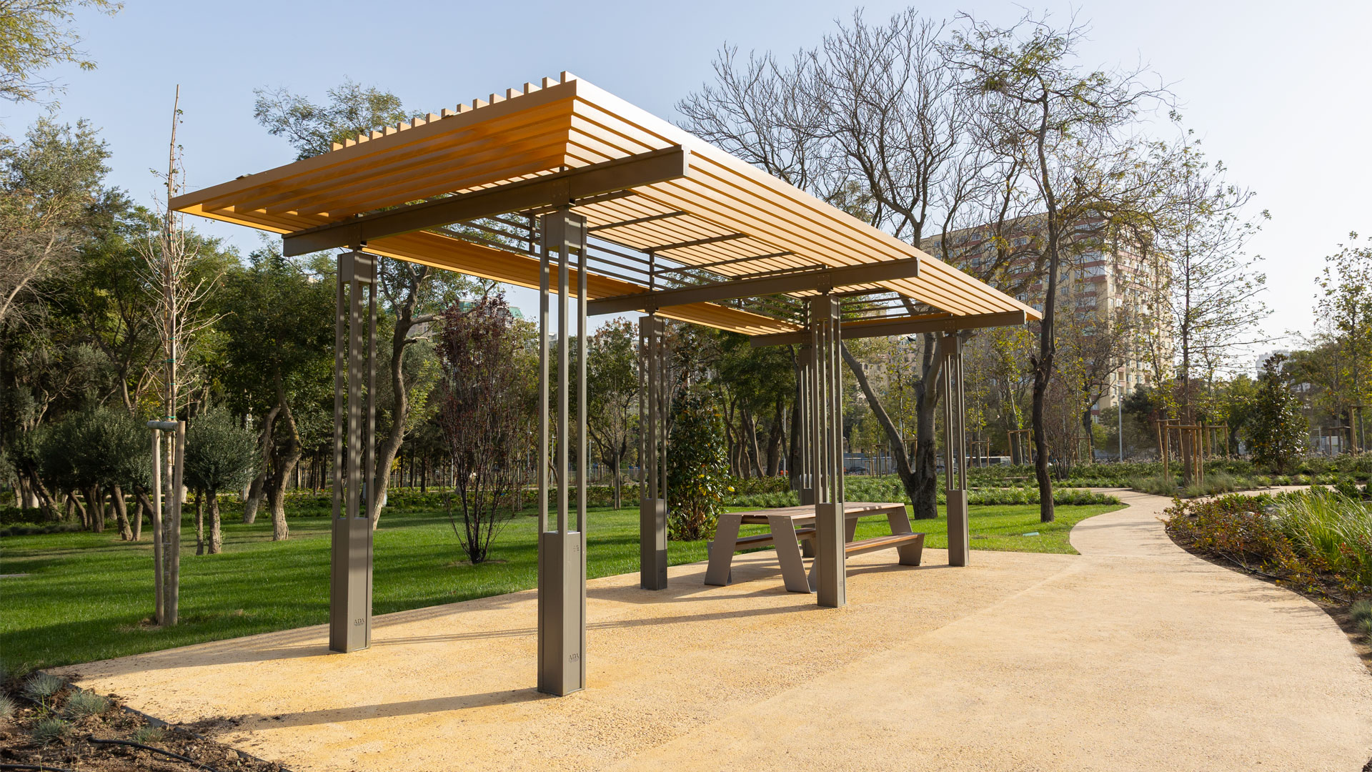 La Defense Slim · La Defense Collection - IDEA.AZ