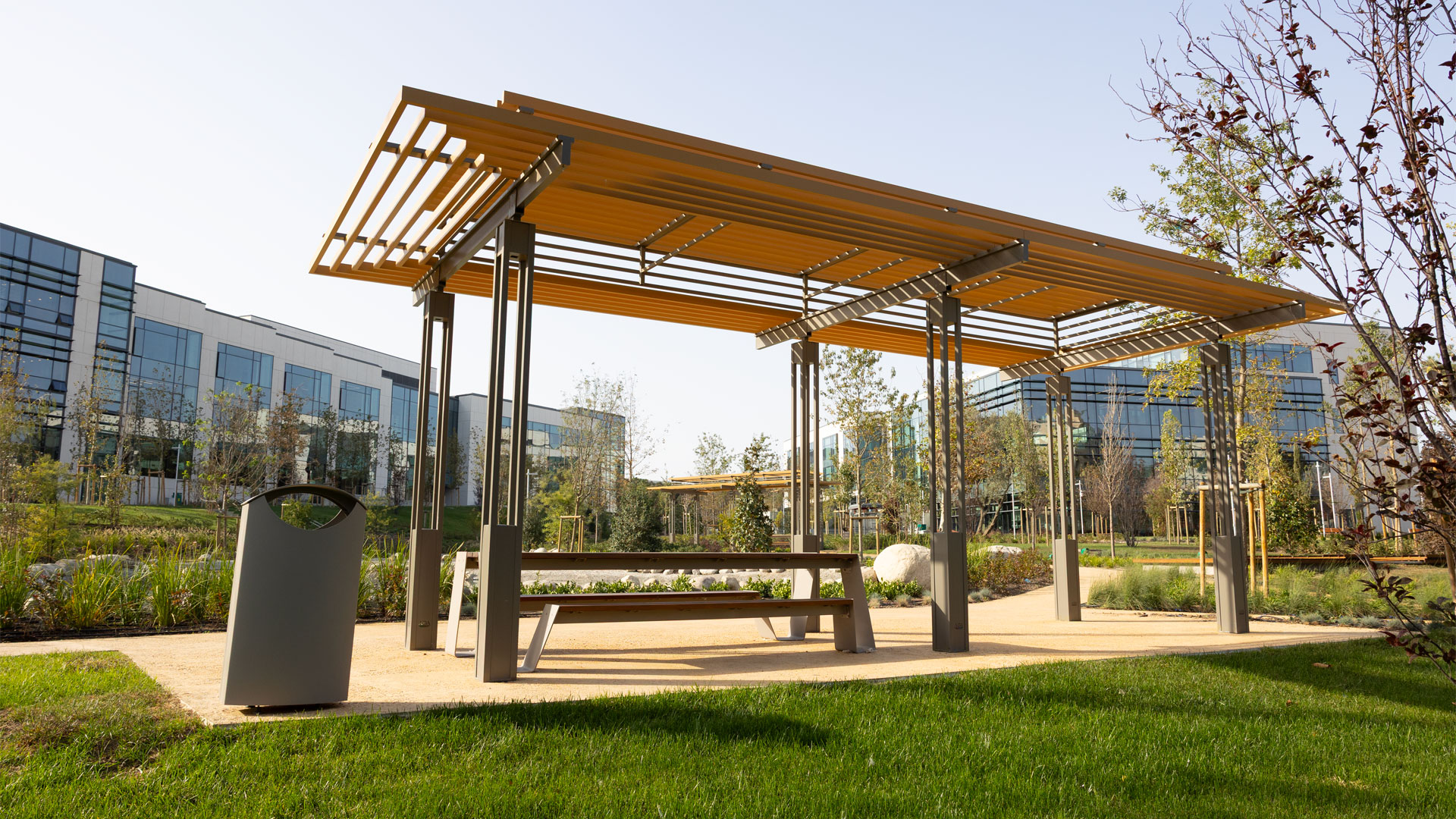 La Defense Slim · La Defense Collection - IDEA.AZ