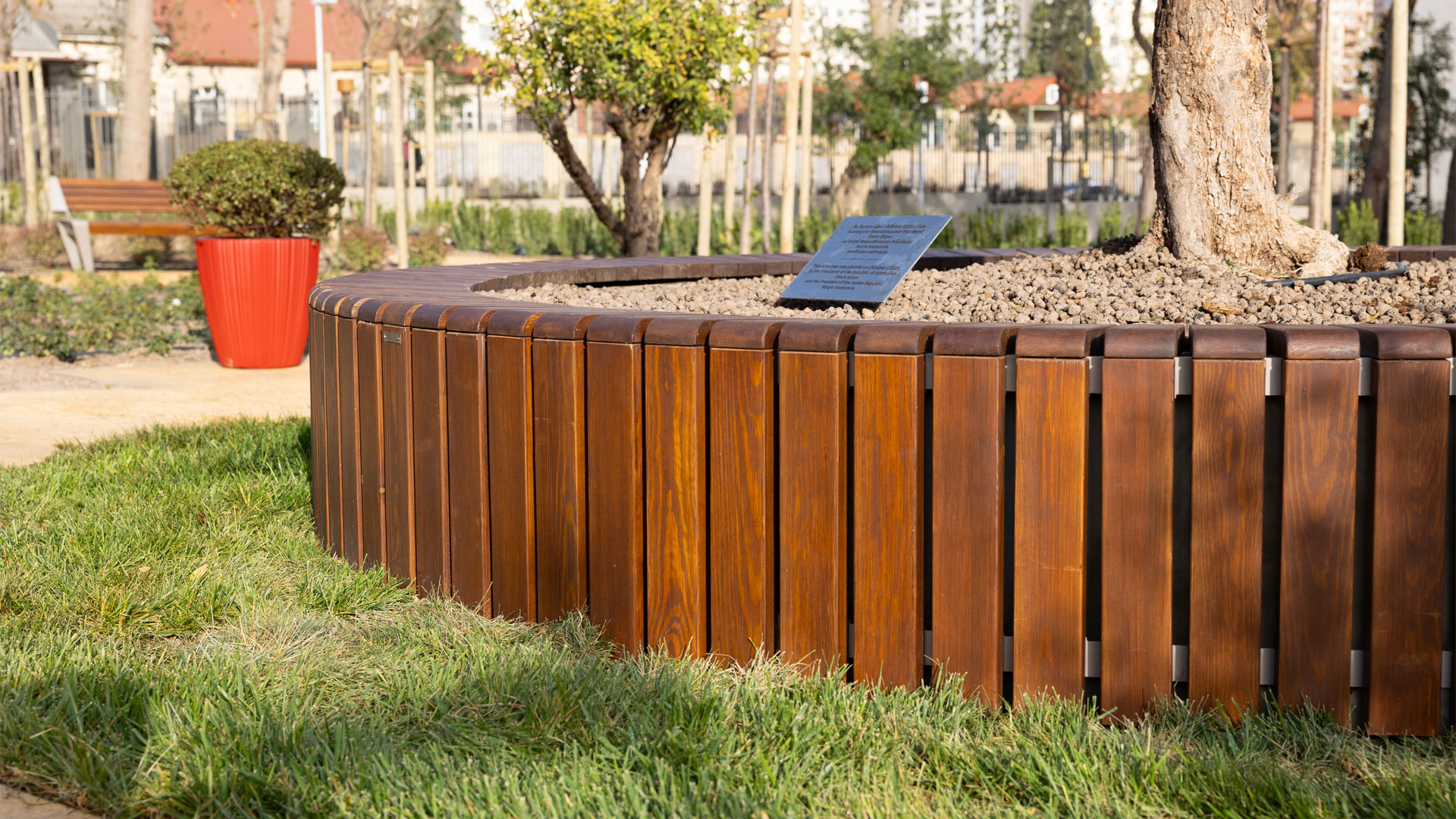 Circular Planter · Planters & Flowerpots - IDEA.AZ